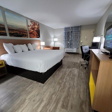 Days Inn By Wyndham Biscoe Eksteriør billede